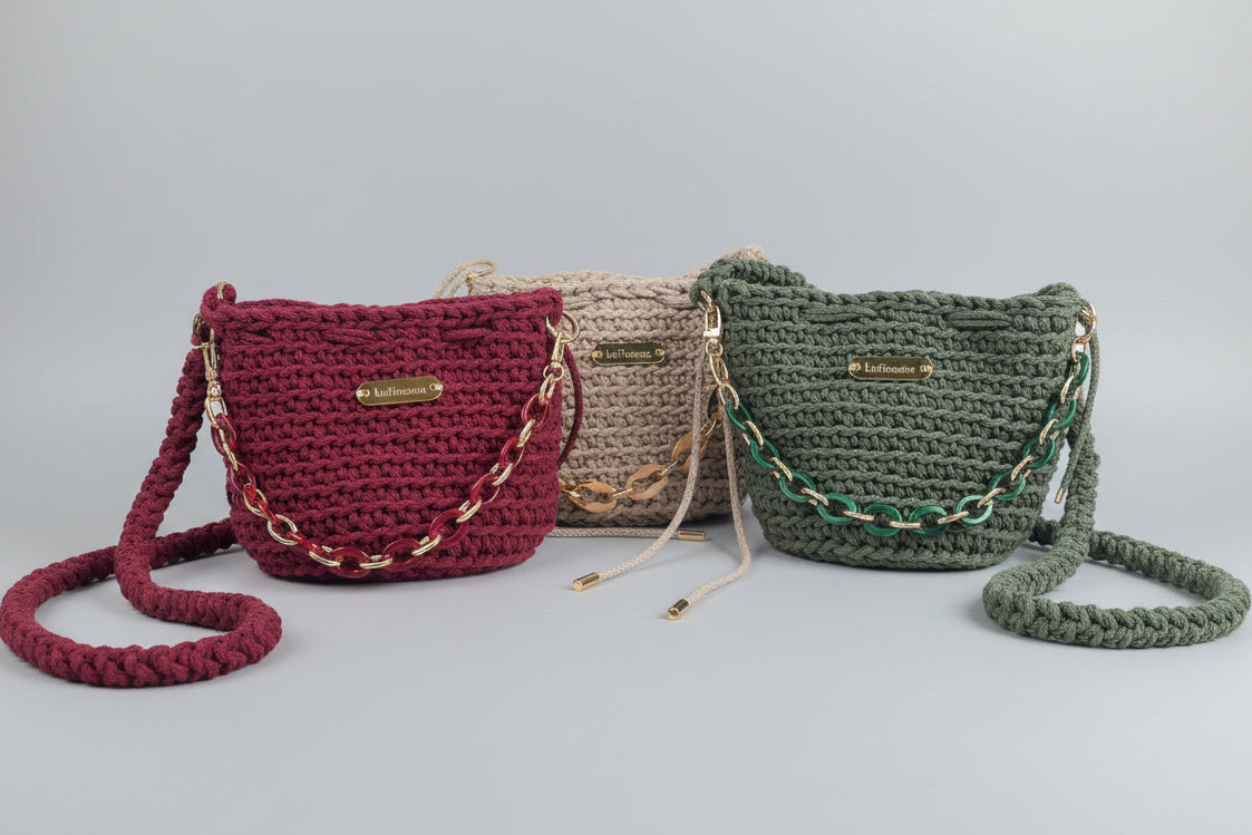 CATERA POUCH EN ALGODÓN A CROCHET  "María" BURDEO